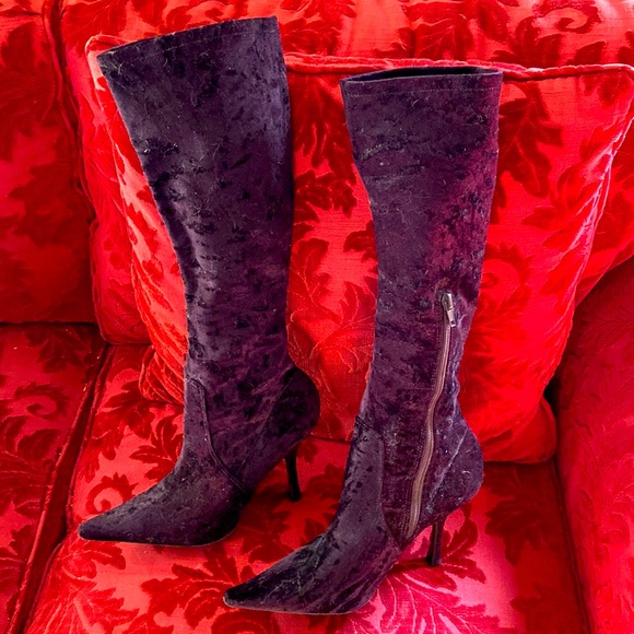 Deep purple velvetine heeled boots - Picture 1 of 3